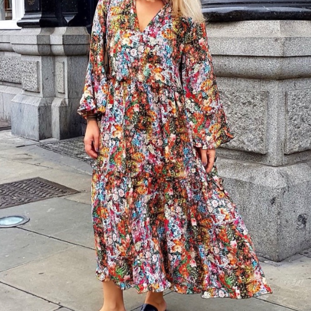 H&M patterned dress floral tiered maxi with sleeves size 2